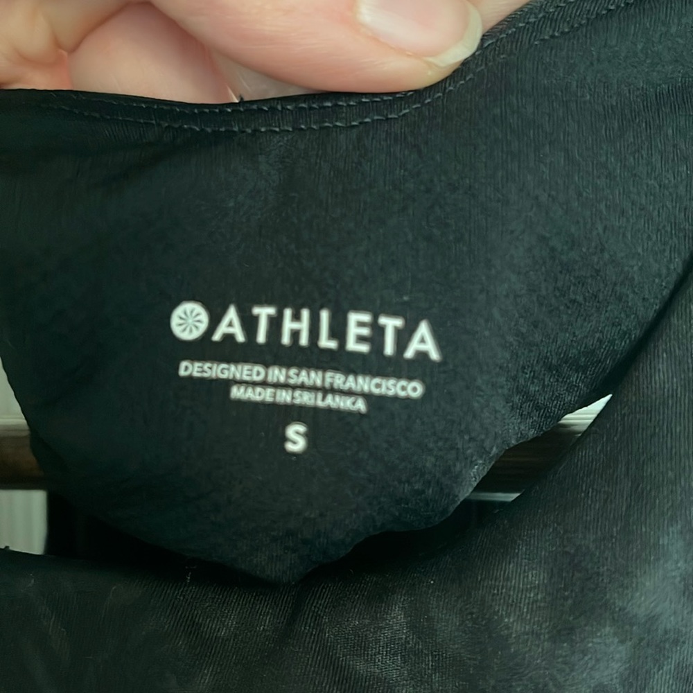 Athleta conscious crop in animal print - Picture 6 of 6